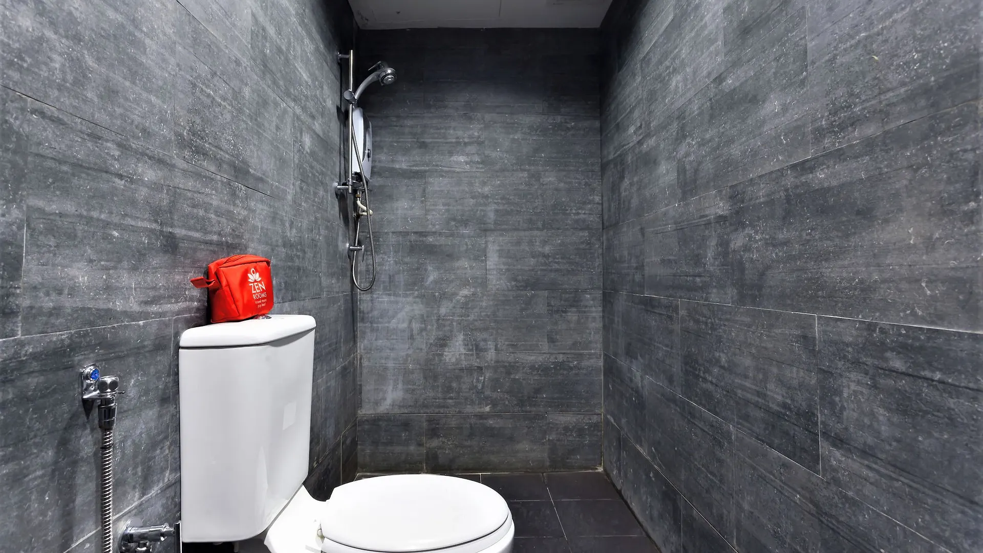 *** Hotel Zen Rooms Basic Near Ktm Sentul Kuala Lumpur Malaysia